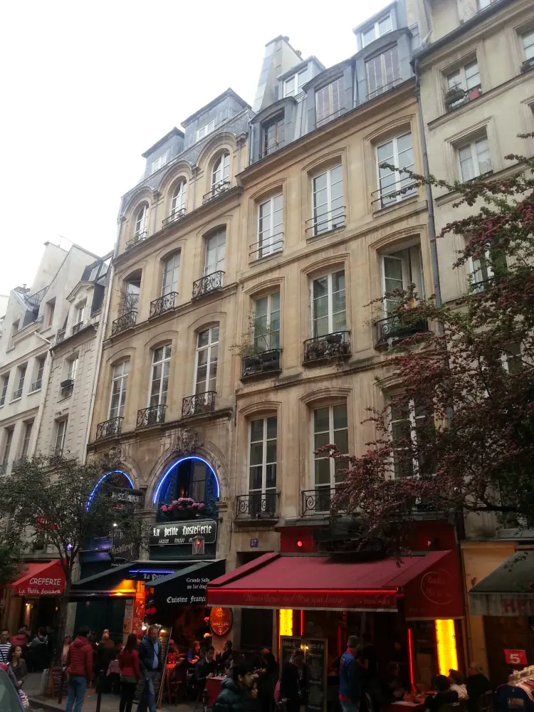 Foto de Edificio - Sous licence Creative Commons (https://creativecommons.org/licenses/by-sa/4.0/deed.fr) - Par Aih2 - © Creative Commons (https://creativecommons.org/licenses/by-sa/4.0/deed.fr)