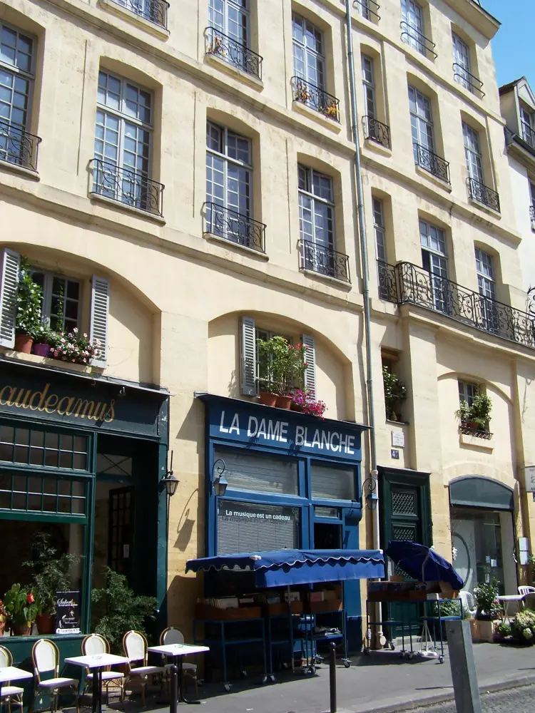 Foto de Edificio - Sous licence Creative Commons (https://creativecommons.org/licenses/by-sa/4.0/deed.fr) - Par LPLT - © Creative Commons (https://creativecommons.org/licenses/by-sa/4.0/deed.fr)