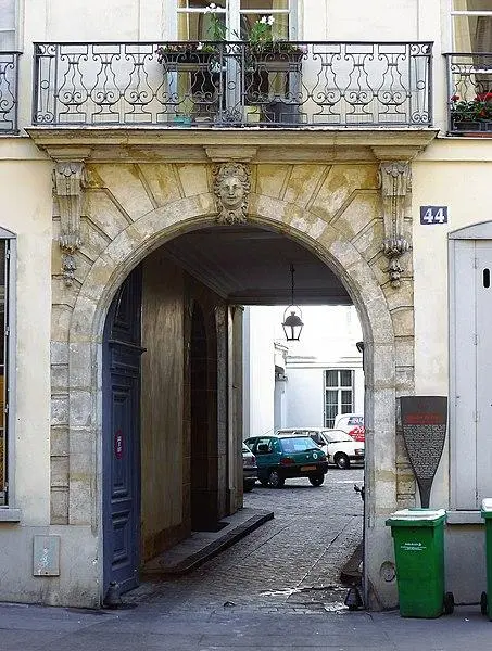 Foto von Gebäude - Mbzt - © Creative Commons (https://creativecommons.org/licenses/by-sa/4.0/deed.fr)