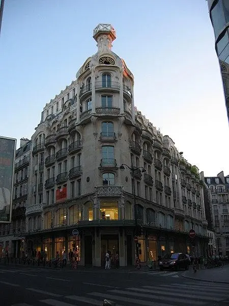 Foto von Gebäude - Davitof - © Creative Commons (https://creativecommons.org/licenses/by-sa/4.0/deed.fr)