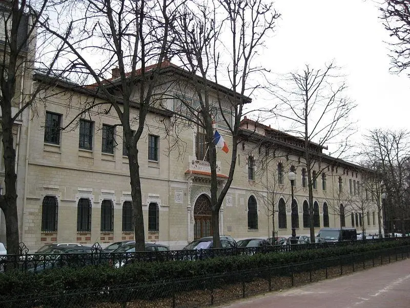 Foto von Kolonialschule (alt) - Marc Baronnet - © Creative Commons (https://creativecommons.org/licenses/by-sa/4.0/deed.fr)