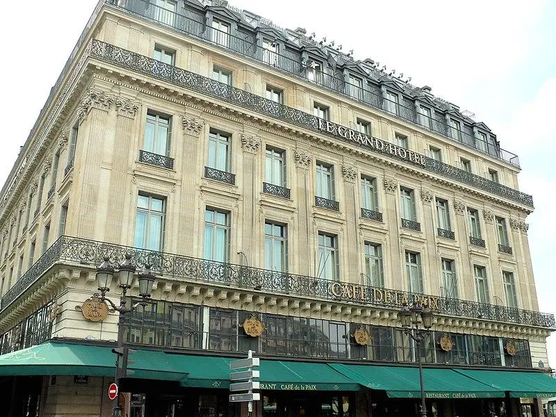 Foto von Großes Hotel - MOSSOT - © Creative Commons (https://creativecommons.org/licenses/by-sa/4.0/deed.fr)