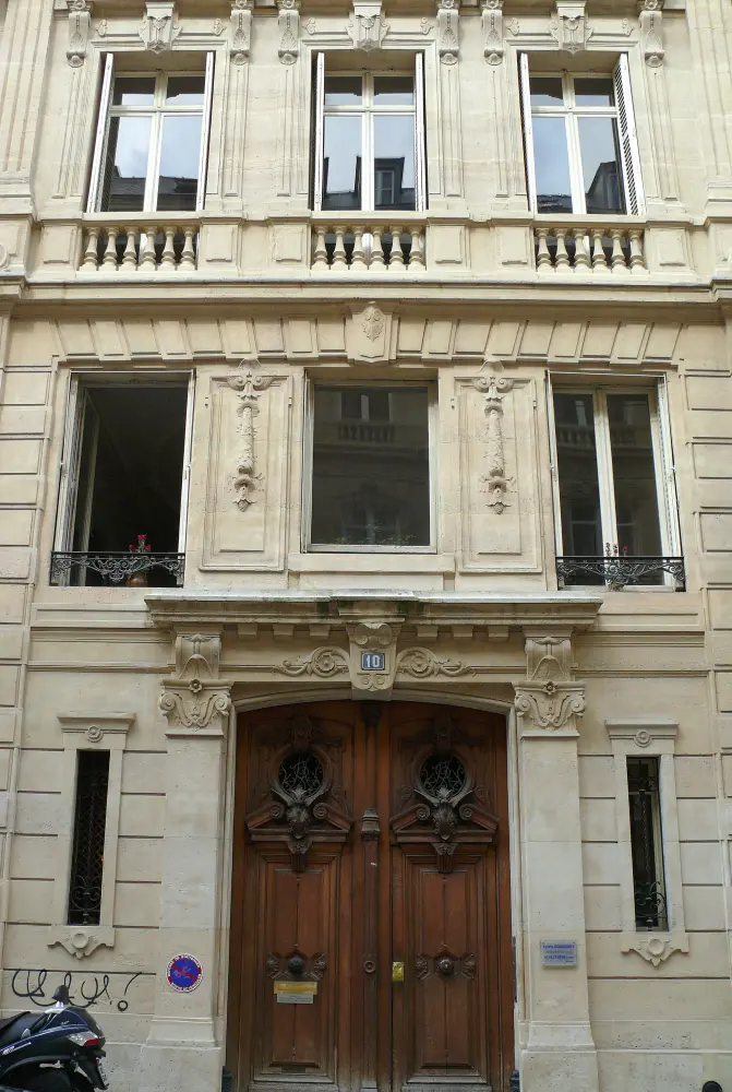 Foto de Edificio - Sous licence Creative Commons (https://creativecommons.org/licenses/by-sa/4.0/deed.fr) - Par MOSSOT - © Creative Commons (https://creativecommons.org/licenses/by-sa/4.0/deed.fr)