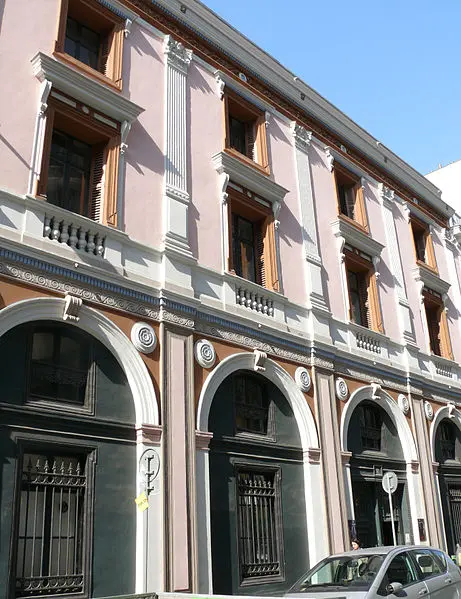 Foto de Edificio - MOSSOT - © Creative Commons (https://creativecommons.org/licenses/by-sa/4.0/deed.fr)