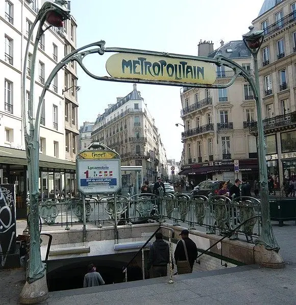 Foto von Metropolitan, Kadettenstation - Oderik - © Creative Commons (https://creativecommons.org/licenses/by-sa/4.0/deed.fr)