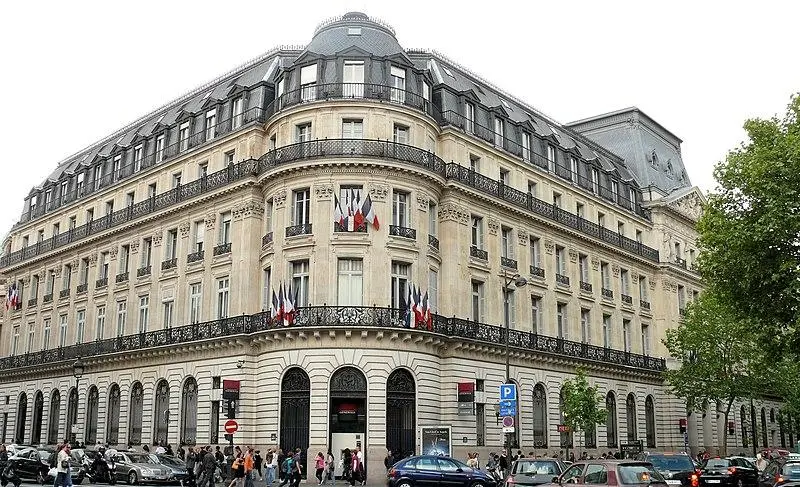 Foto von Soziété Générale Gebäude - MOSSOT - © Creative Commons (https://creativecommons.org/licenses/by-sa/4.0/deed.fr)