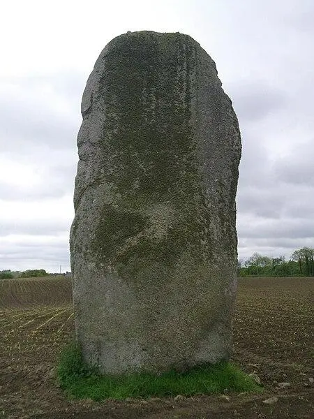 Picture of Menhir de Kerguézennec - EwenRD - © Creative Commons (https://creativecommons.org/licenses/by-sa/4.0/deed.fr)