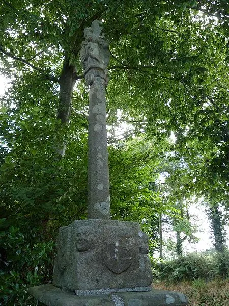 Picture of Cross Saint-Yves - Crepi22 - © Creative Commons (https://creativecommons.org/licenses/by-sa/4.0/deed.fr)
