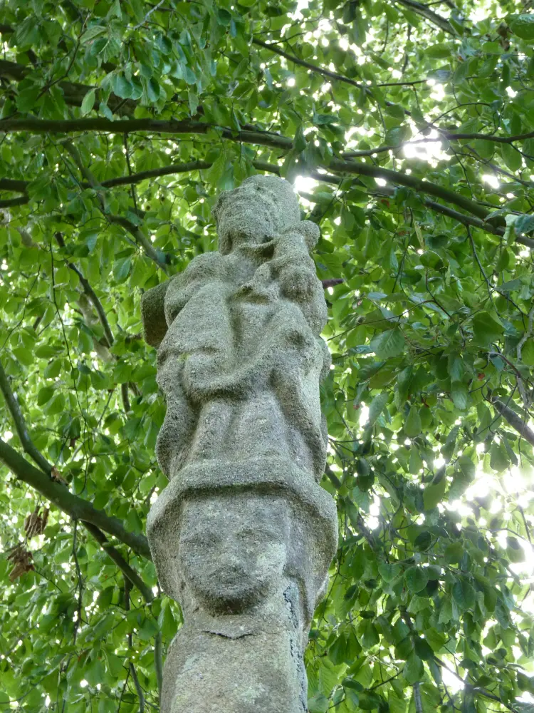 Picture of Cross Saint-Yves - Sous licence Creative Commons (https://creativecommons.org/licenses/by-sa/4.0/deed.fr) - Par Crepi22 - © Creative Commons (https://creativecommons.org/licenses/by-sa/4.0/deed.fr)