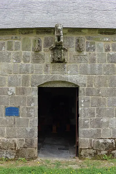 Photo de Chapelle de Saint-Houarneau - Yann Gwilhoù - © Creative Commons (https://creativecommons.org/licenses/by-sa/4.0/deed.fr)