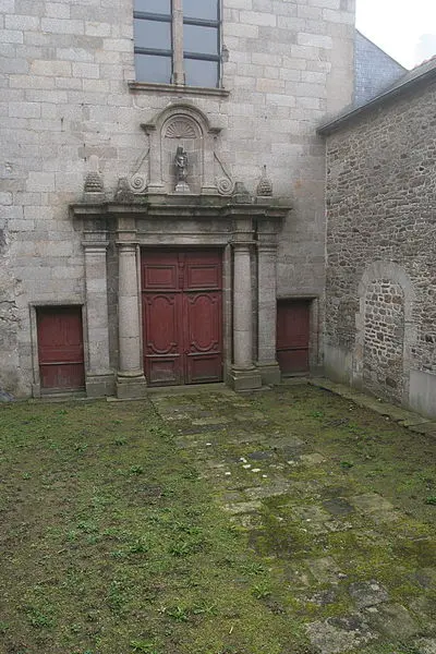 Foto di Ex convento benedictino - VIGNERON - © Creative Commons (https://creativecommons.org/licenses/by-sa/4.0/deed.fr)