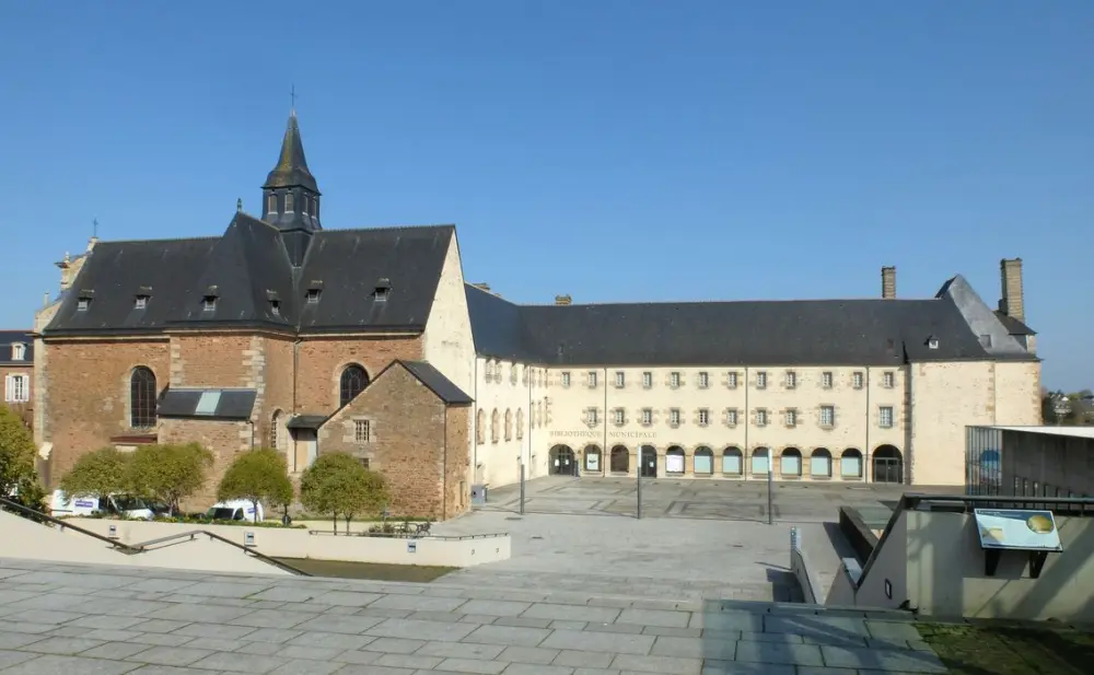 Foto di Ex convento domenicano - POP Plateforme Ouverte du Patrimoine / Base Mérimée - © Ministère de la Culture (France), Direction Régionale des Affaires Culturelles de Bretagne – Tous droits réservés