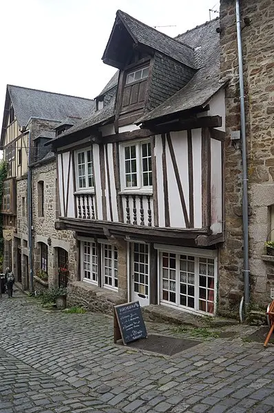 Foto di Casa - Pierre André Leclercq - © Creative Commons (https://creativecommons.org/licenses/by-sa/4.0/deed.fr)