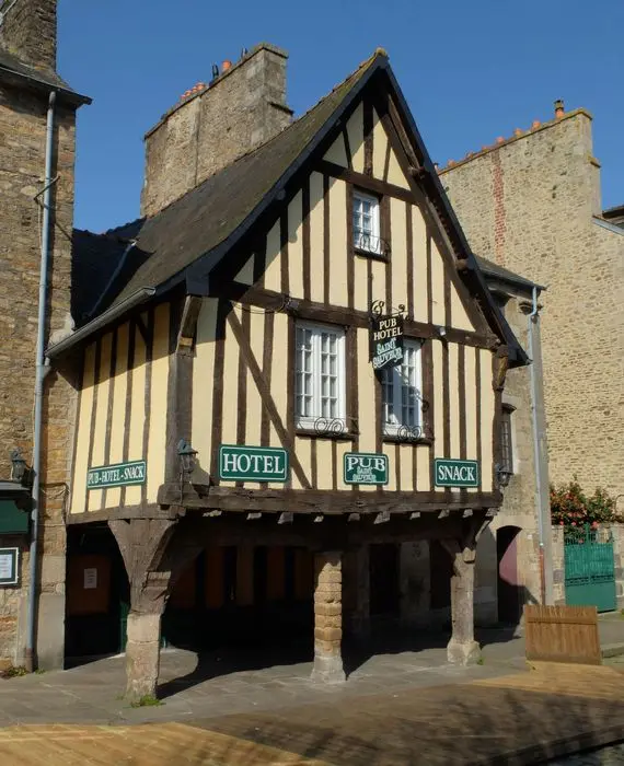 Picture of Building - POP Plateforme Ouverte du Patrimoine / Base Mérimée - ® Ministère de la Culture (France), Direction Régionale des Affaires Culturelles de Bretagne, tous droits réservés