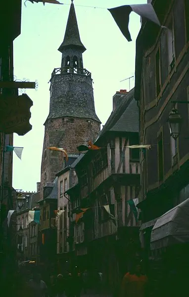 Picture of Clock - rene boulay - © Creative Commons (https://creativecommons.org/licenses/by-sa/4.0/deed.fr)