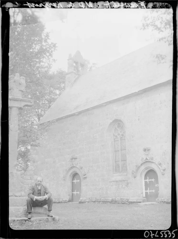 Picture of Chapel of Kergrist and Cross - POP Plateforme Ouverte du Patrimoine / Base Mérimée - © Ministère de la Culture (France), Médiathèque du patrimoine et de la photographie, diffusion RMN-GP