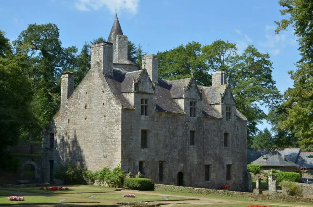 Picture of Coatcouraval castle - POP Plateforme Ouverte du Patrimoine / Base Mérimée - © Ministère de la Culture (France), Direction Régionale des Affaires Culturelles de Bretagne – Tous droits réservés
