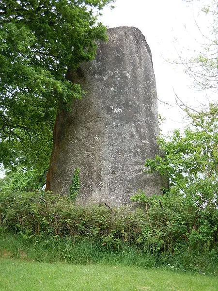 Picture of Menhir - Lanzonnet - © Creative Commons (https://creativecommons.org/licenses/by-sa/4.0/deed.fr)