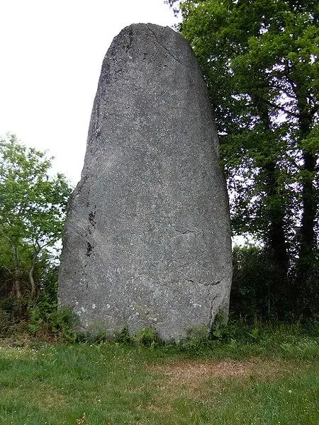 Picture of Menhir - Lanzonnet - © Creative Commons (https://creativecommons.org/licenses/by-sa/4.0/deed.fr)