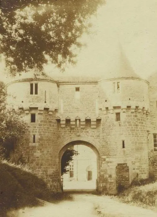 Foto di Castello di Beaumont - POP Plateforme Ouverte du Patrimoine / Base Mérimée - © Ministère de la Culture (France), Médiathèque du patrimoine et de la photographie, tous droits réservés