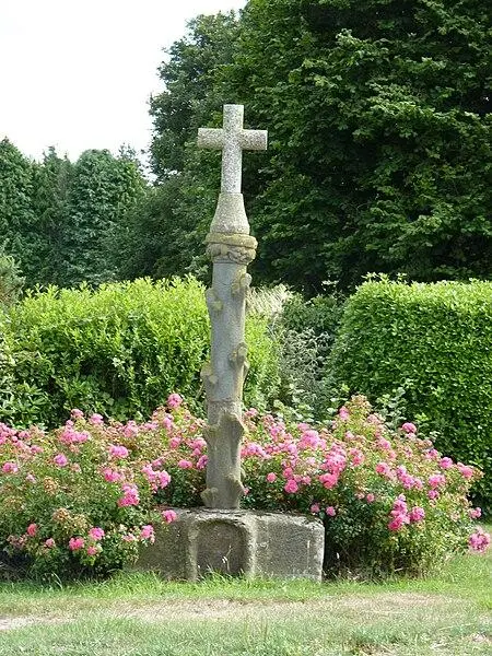 Picture of Cross - Crepi22 - © Creative Commons (https://creativecommons.org/licenses/by-sa/4.0/deed.fr)