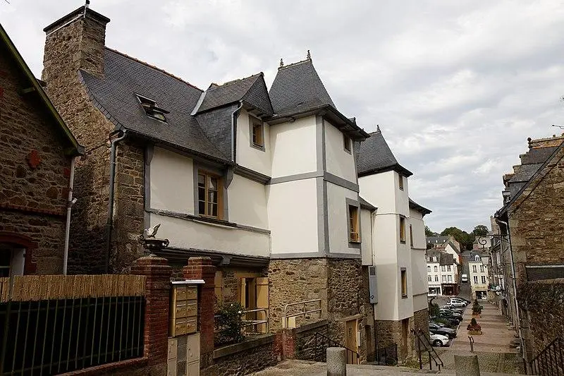 Photo de Deux maisons - Thesupermat - © Creative Commons (https://creativecommons.org/licenses/by-sa/4.0/deed.fr)