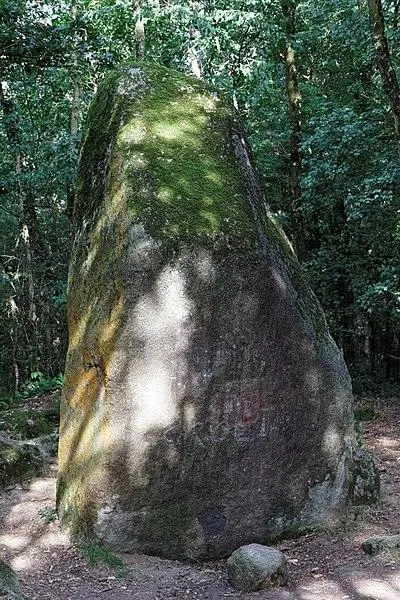 Picture of Menhir de Guihallon - Thesupermat - © Creative Commons (https://creativecommons.org/licenses/by-sa/4.0/deed.fr)
