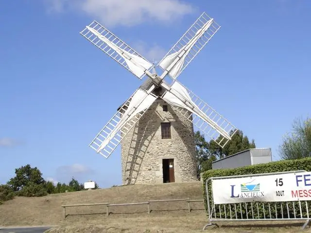 Picture of Windmill - Latitemimi - © Creative Commons (https://creativecommons.org/licenses/by-sa/4.0/deed.fr)