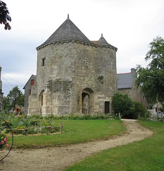 Picture of Former church, currently Sainte-Eutrope Chapel - NegroTruc - © Creative Commons (https://creativecommons.org/licenses/by-sa/4.0/deed.fr)