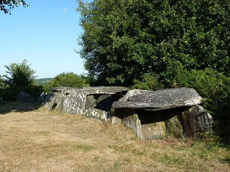 Picture of Three covered aisles - Crepi22 - © Creative Commons (https://creativecommons.org/licenses/by-sa/4.0/deed.fr)