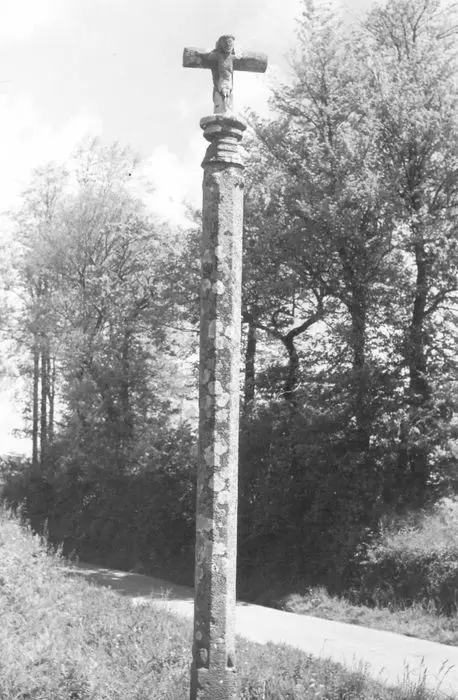 Picture of 17th century cross - POP Plateforme Ouverte du Patrimoine / Base Mérimée - © Ministère de la Culture (France), Médiathèque du patrimoine et de la photographie, diffusion GrandPalaisRmn Photo