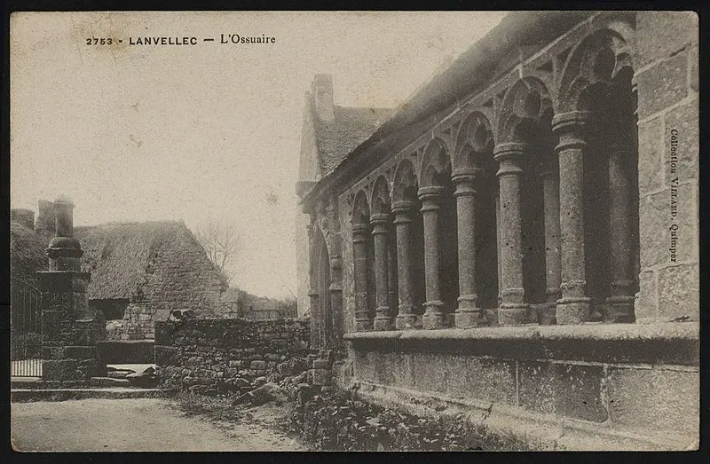 Picture of Ossuary - Auteur inconnu - © Creative Commons (https://creativecommons.org/licenses/by-sa/4.0/deed.fr)