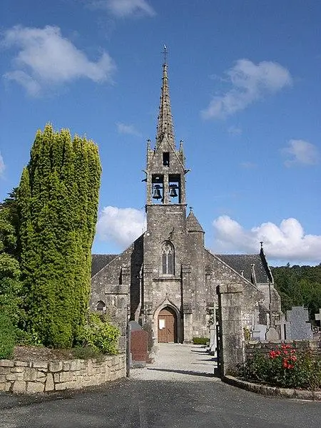 Foto di Chiesa e cimitero di Saint-Hernin - Teñsor Jambou - © Creative Commons (https://creativecommons.org/licenses/by-sa/4.0/deed.fr)
