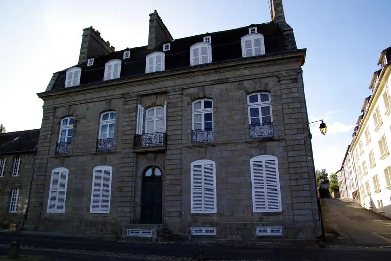 Picture of Former Watch-up Hotel - Dolly11 - © Creative Commons (https://creativecommons.org/licenses/by-sa/4.0/deed.fr)