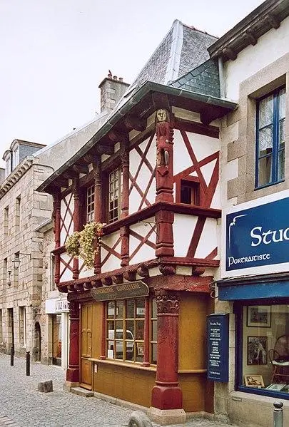 Picture of Wooden house - Auteur inconnu - © Creative Commons (https://creativecommons.org/licenses/by-sa/4.0/deed.fr)