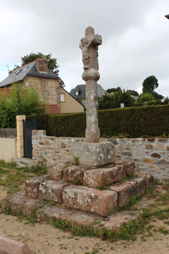 Picture of 18th century cross, located on the dominant height of Trestaou beach - Sous licence Creative Commons (https://creativecommons.org/licenses/by-sa/4.0/deed.fr) - Par Creasy - © Creative Commons (https://creativecommons.org/licenses/by-sa/4.0/deed.fr)