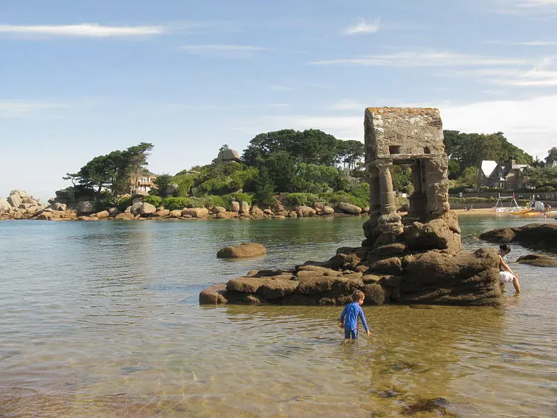 Picture of Oratory of Saint-Guirec, in Ploumanac'h - Demeester - © Creative Commons (https://creativecommons.org/licenses/by-sa/4.0/deed.fr)