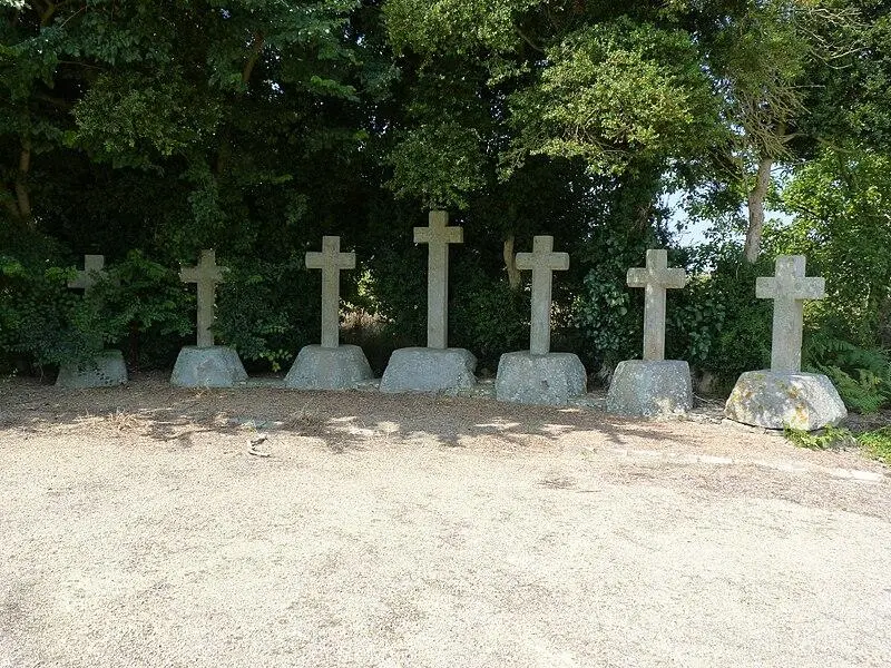 Picture of Seven cross - Crepi22 - © Creative Commons (https://creativecommons.org/licenses/by-sa/4.0/deed.fr)