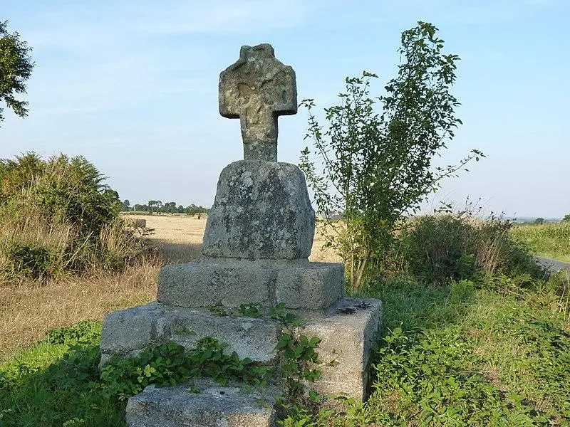 Picture of 15th century cross called Croix de la Belle Place - Crepi22 - © Creative Commons (https://creativecommons.org/licenses/by-sa/4.0/deed.fr)