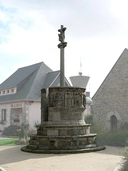 Foto von Friedhofskreuz - Patrick Clenet - © Creative Commons (https://creativecommons.org/licenses/by-sa/4.0/deed.fr)