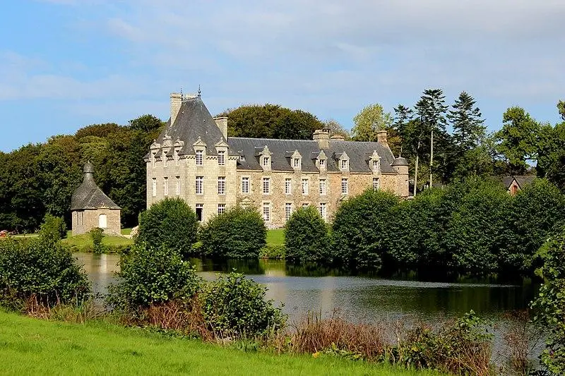 Foto di Kerduel Castle - Creasy - © Creative Commons (https://creativecommons.org/licenses/by-sa/4.0/deed.fr)