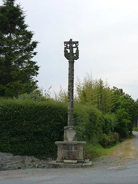 Picture of Cross - Crepi22 - © Creative Commons (https://creativecommons.org/licenses/by-sa/4.0/deed.fr)