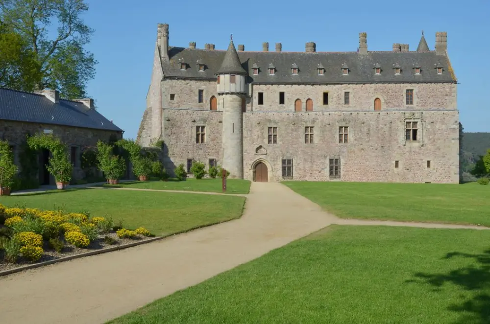 Picture of La Roche-Jagu castle and its outbuildings - POP Plateforme Ouverte du Patrimoine / Base Mérimée - © Ministère de la Culture (France), Direction Régionale des Affaires Culturelles de Bretagne – Tous droits réservés