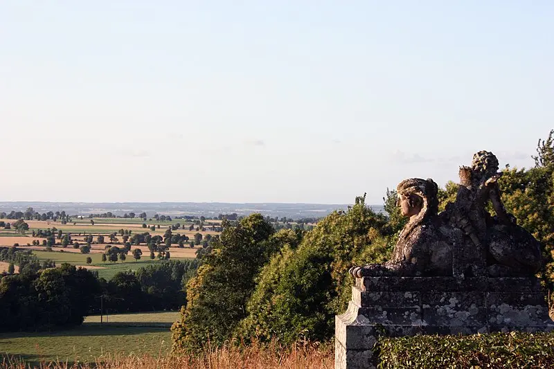 Picture of Château de Caraudeuc (also in the communes of Longaulnay (35) and Saint-Pern (35)) - LeCardinal - © Creative Commons (https://creativecommons.org/licenses/by-sa/4.0/deed.fr)
