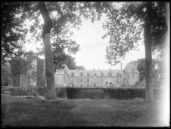 Picture of Huchet city castle - POP Plateforme Ouverte du Patrimoine / Base Mérimée - © Ministère de la Culture (France), Médiathèque du patrimoine et de la photographie, diffusion GrandPalaisRmn Photo