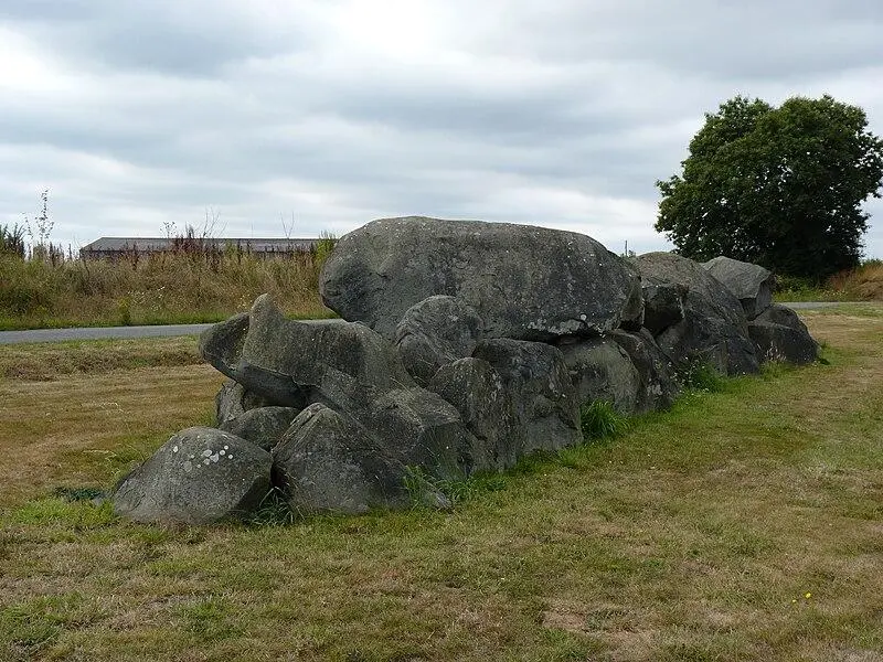 Picture of Dolmen of the duvet - Crepi22 - © Creative Commons (https://creativecommons.org/licenses/by-sa/4.0/deed.fr)