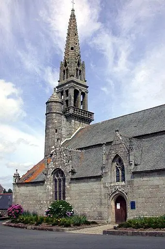 Picture of Saint-Pierre Church - Original uploader was Ifernyen at fr.wikipedia - © Creative Commons (https://creativecommons.org/licenses/by-sa/4.0/deed.fr)