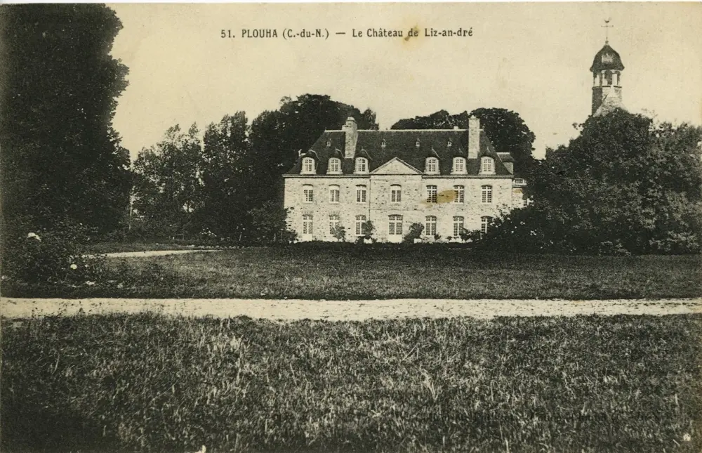 Picture of Lysandré castle - Sous licence Creative Commons (https://creativecommons.org/licenses/by-sa/4.0/deed.fr) - Par Daieuxetdailleurs - © Creative Commons (https://creativecommons.org/licenses/by-sa/4.0/deed.fr)