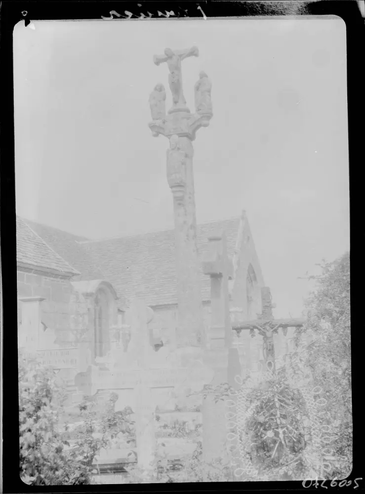 Picture of Saint-Dogmaël Church, Calvary and Closing of the cemetery - POP Plateforme Ouverte du Patrimoine / Base Mérimée - © Ministère de la Culture (France), Médiathèque du patrimoine et de la photographie, diffusion RMN-GP