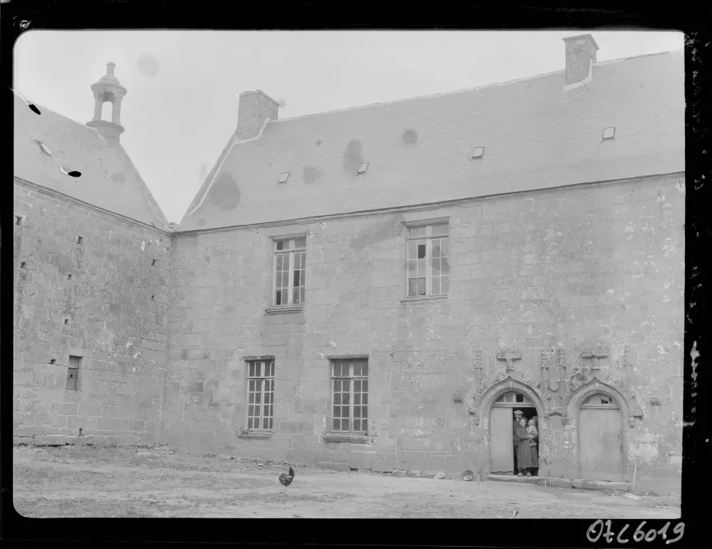 Picture of LesMoal Manor - POP Plateforme Ouverte du Patrimoine / Base Mérimée - © Ministère de la Culture (France), Médiathèque du patrimoine et de la photographie, diffusion RMN-GP